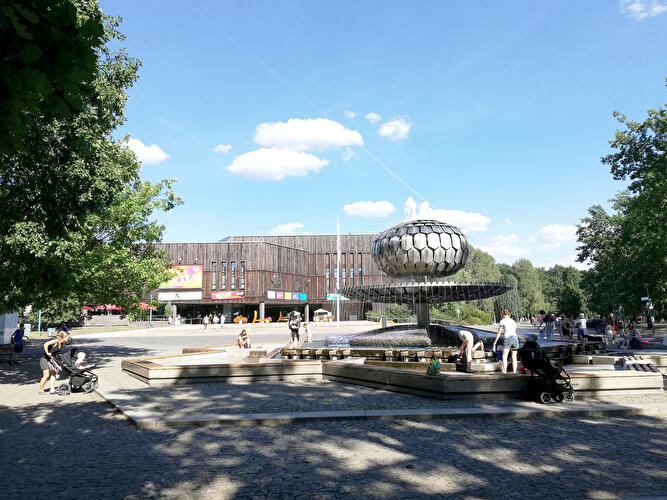 Blick auf das FEZ - Freizeit- und Erholungszentrum in Berlin